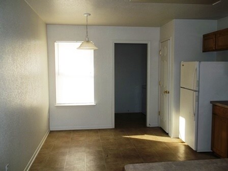 Building Photo - 501 Bermuda