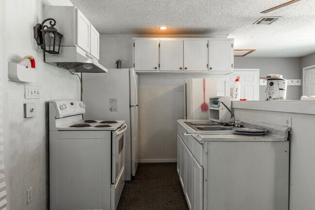 Building Photo - 113 County Rd 1604