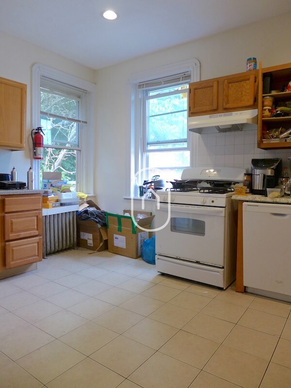 Building Photo - 12 Braemore Rd