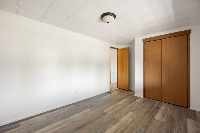 Building Photo - 614 S Andes Rd
