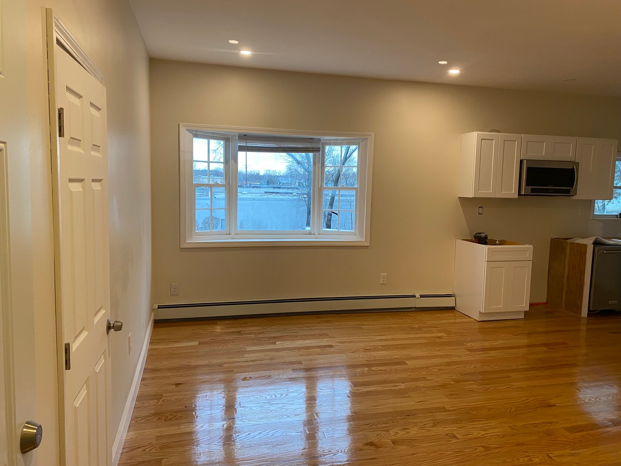 Building Photo - 48 Nashua St