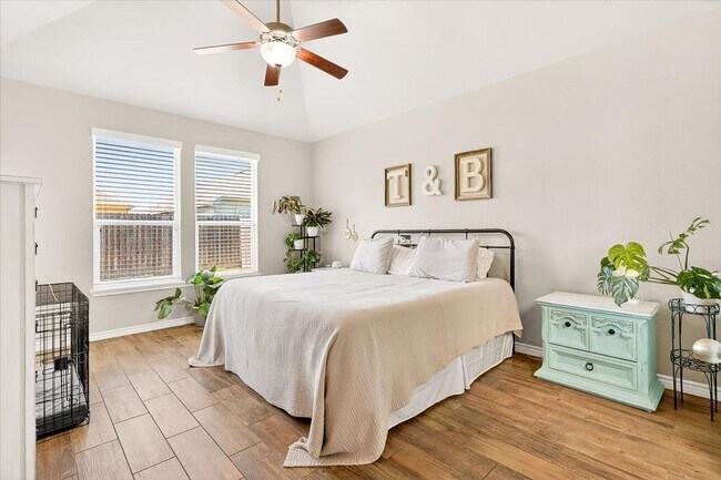 Building Photo - 7841 Fort Griffen Dr