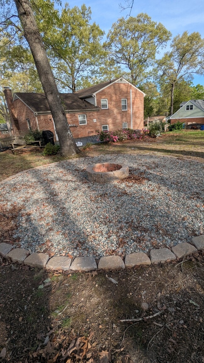 Building Photo - 2343 Penrose Dr