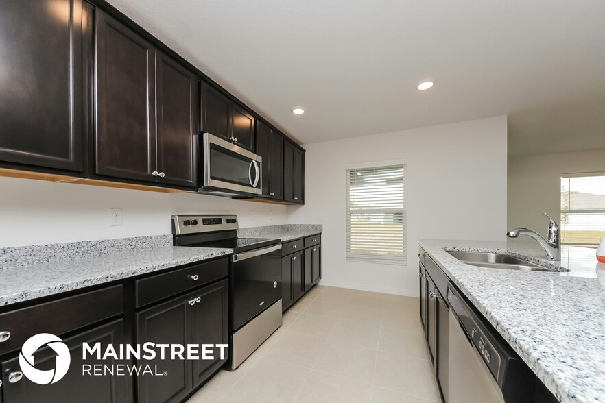 Building Photo - 1350 Brenway Dr