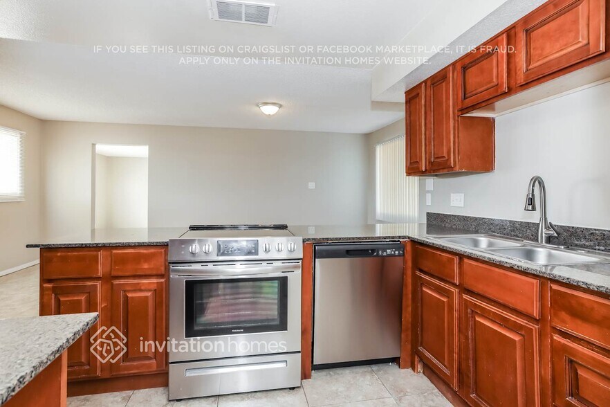 Building Photo - 3502 W Acoma Dr