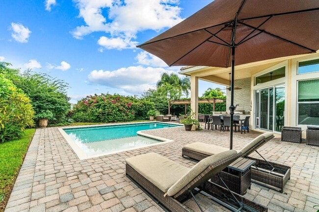 Building Photo - 114 Carmela Ct