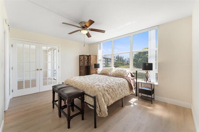 Building Photo - 2650 S Course Dr