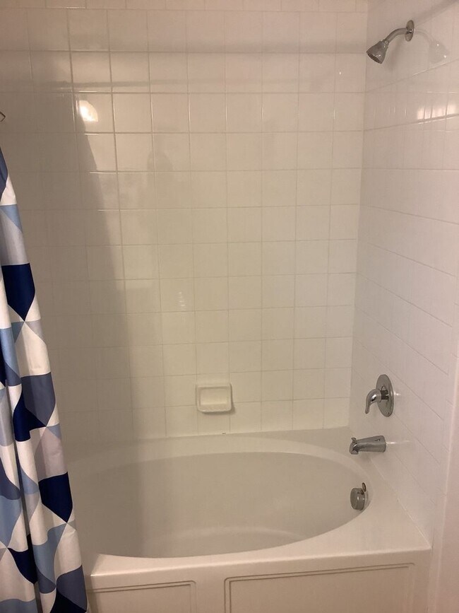 Building Photo - Furnished 4-Bedroom Pool Home in Davenport...
