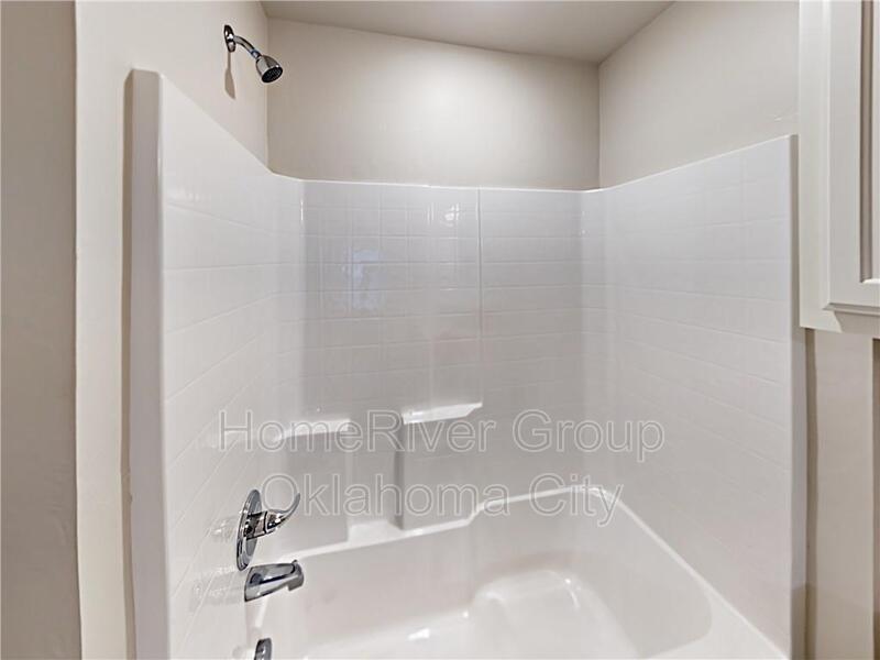 Building Photo - 422 Vail Cir