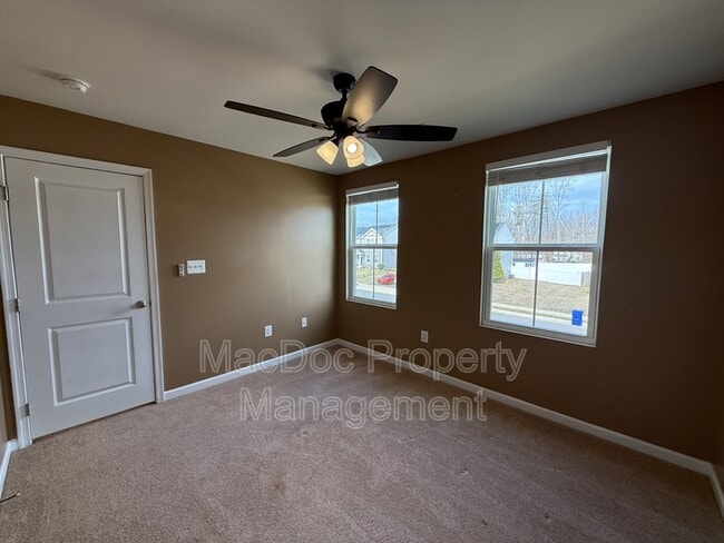 Building Photo - 127 Harper Ln