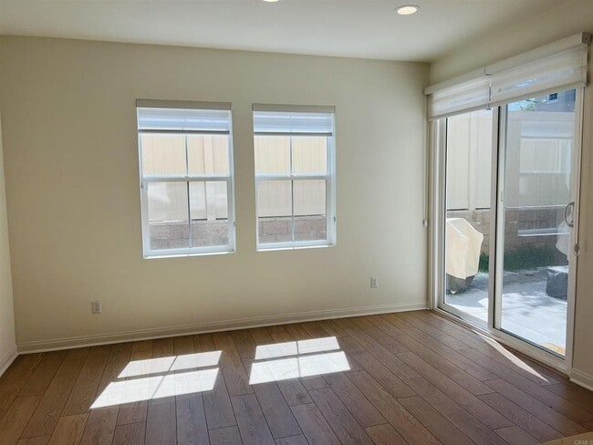 Building Photo - 530 Longmeadow St