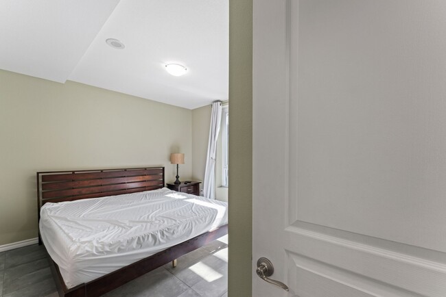 Building Photo - San Diego- Downtown- La Vita – Little Italy Condo- Split Level Style Move-In Special