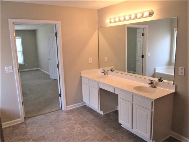 Building Photo - 200 Springs Crossing