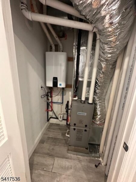 Building Photo - 474 10th Ave