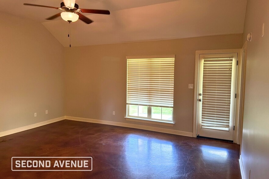 Building Photo - 8943 Smith Ranch Dr