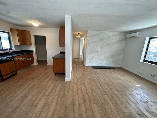Building Photo - 630 NW 14th Way
