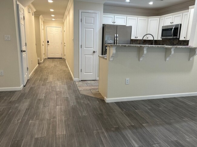 Building Photo - Enjoy this beautifully updated 3 Bed/2.5 Bath Townhome  **Military Discount Available**50% OFF 1s...