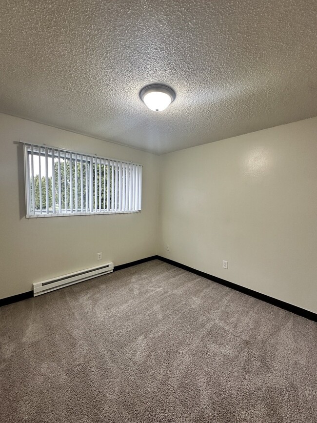 Building Photo - 2 - Bedroom Apartment, Down Stairs, Near T...