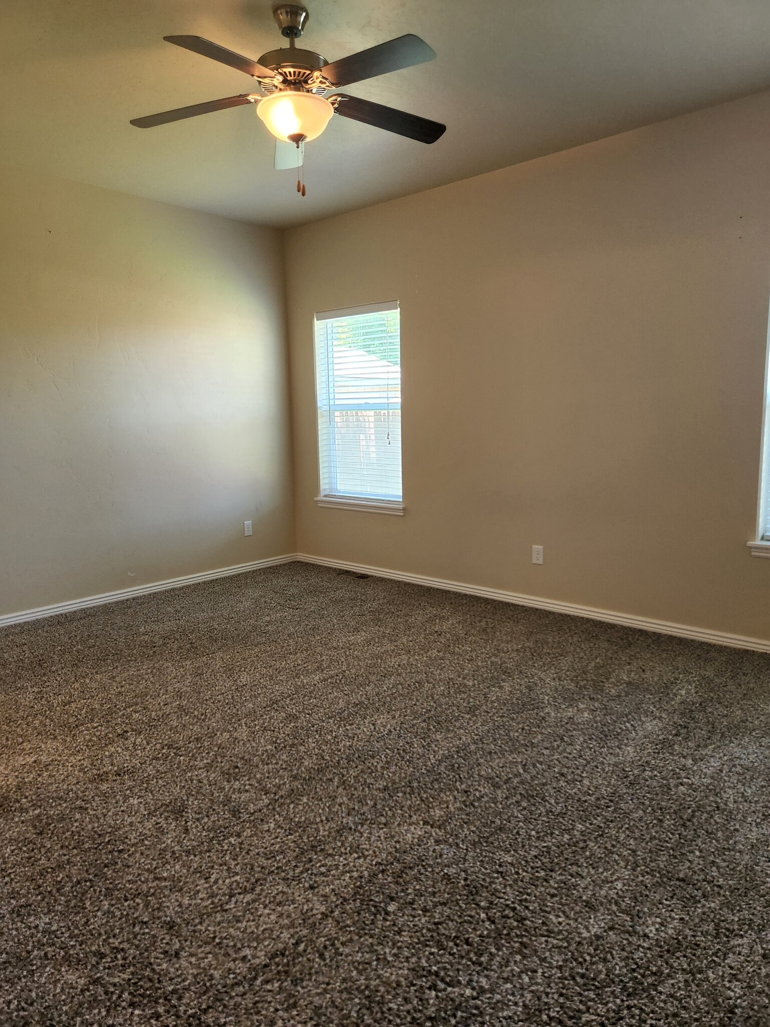 Building Photo - 947 Americana Cir