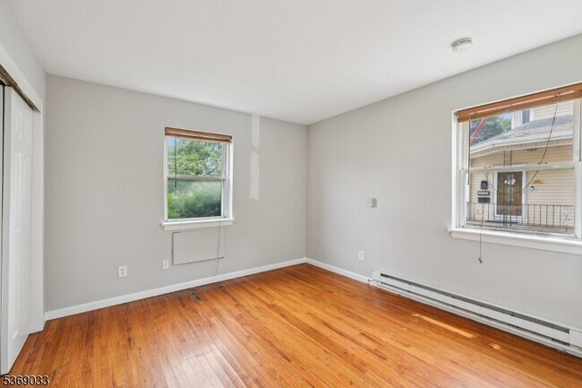 Building Photo - 222 2nd St