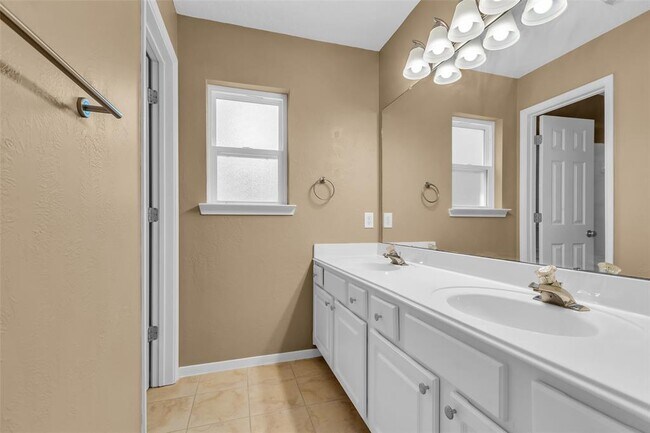 Building Photo - 94 W Stockbridge Landing Cir