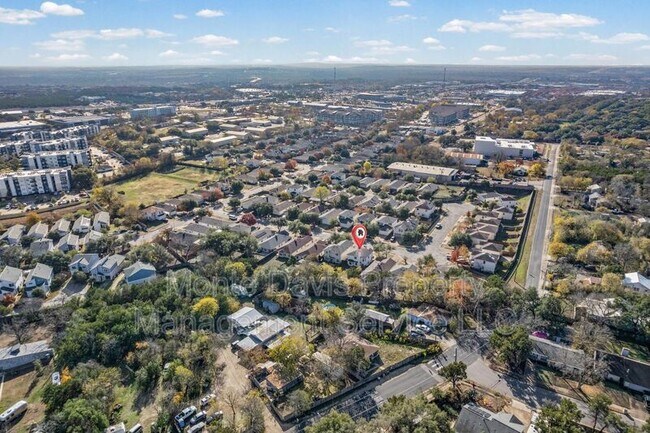 Building Photo - 336 Celery Loop