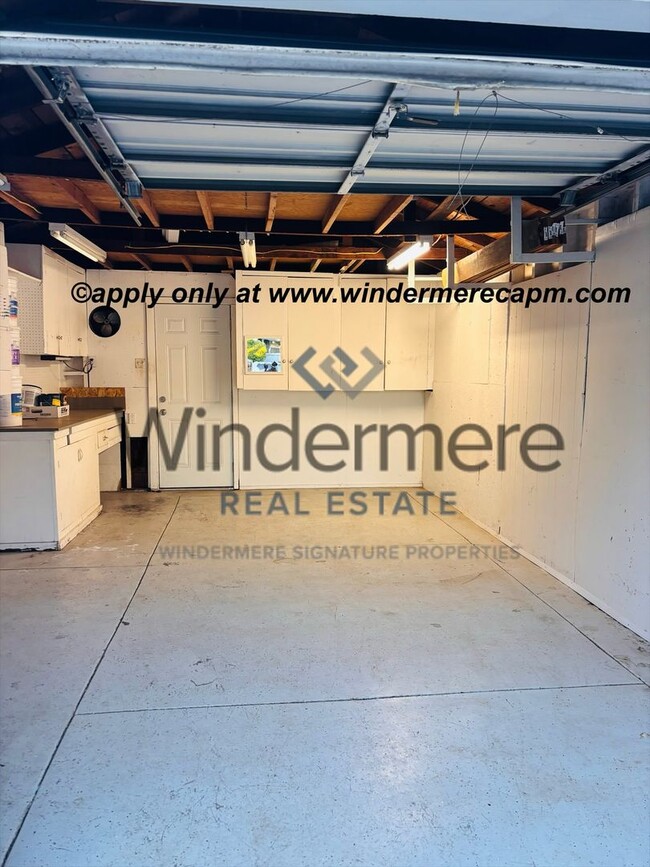 Building Photo - Charming 4 bedroom Home in Tahoe Park w/ EV Charger!!