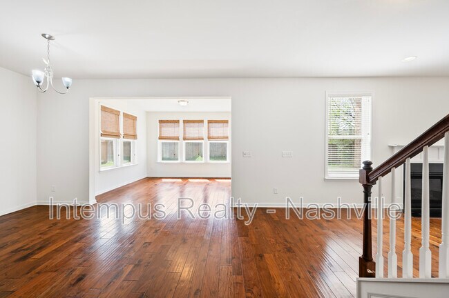 Building Photo - 2637 Miranda Dr