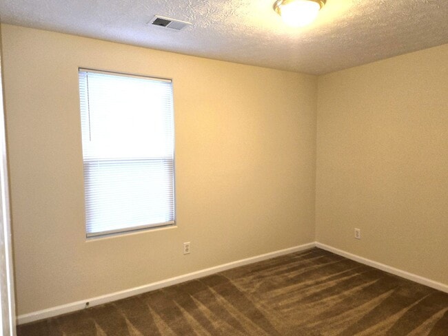 Building Photo - 50% OFF UNTIL 2026!  APPLICATION FEE ONLY ...