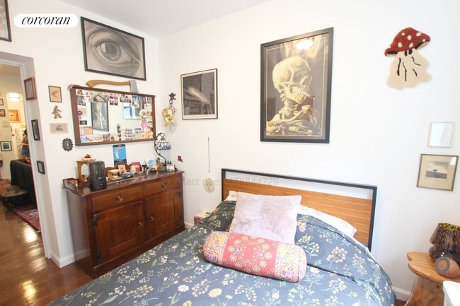 Building Photo - 144 W 70th St