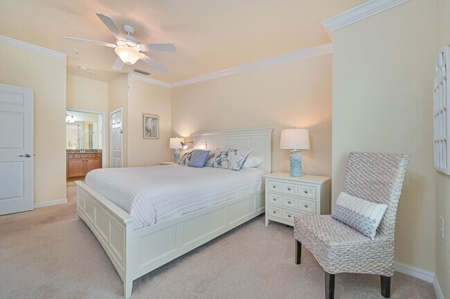 Building Photo - **2 + Den Condo - 1 Car garage - Fully Furnished - Short Term Lease (5.11 - 11.30) **