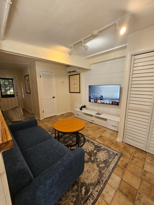 Building Photo - 1730 45th Ave