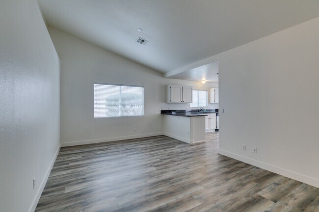 Building Photo - Single story home - NO HOA