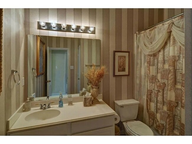 Building Photo - 7801 Roaring Ridge Dr