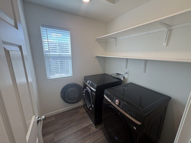 Building Photo - 8213 Ocho Wy