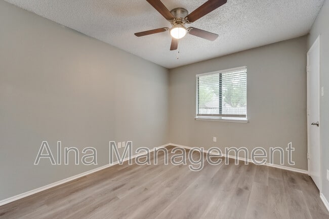 Building Photo - 6014 Meadowside Trail