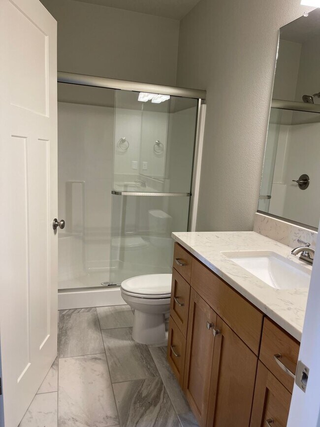 Building Photo - Beautiful 3br/2ba House Available Soon!