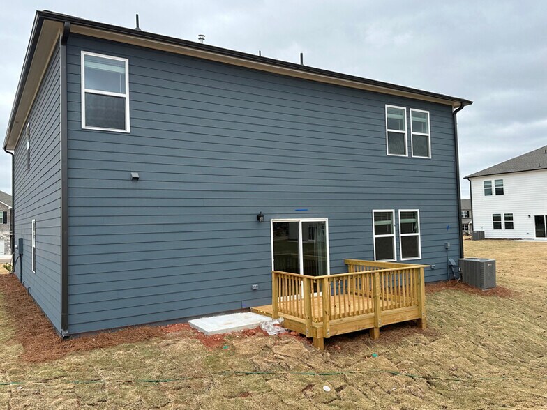 Building Photo - 1112 Holland Dr