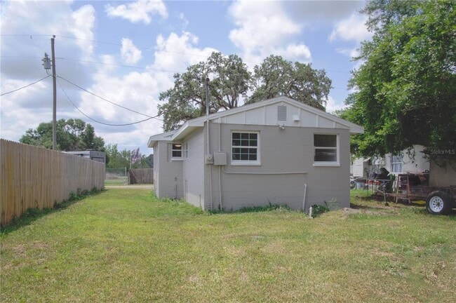 Building Photo - 37705 Primo Dr