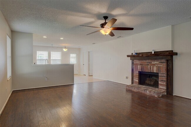 Building Photo - 4608 Cedar Crest Dr