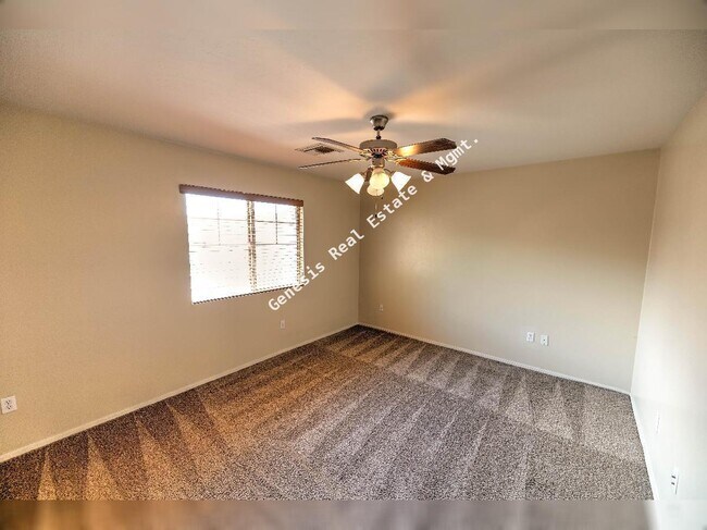Building Photo - Three Bedroom in Southeast Tucson
