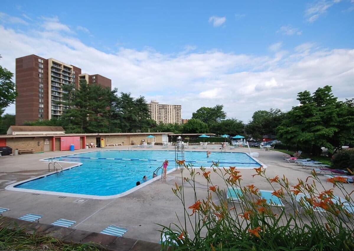 Swimming pool - 7501 Spring Lake Dr