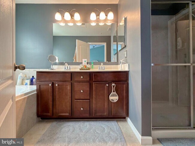 Building Photo - 2711 Coppersmith Pl