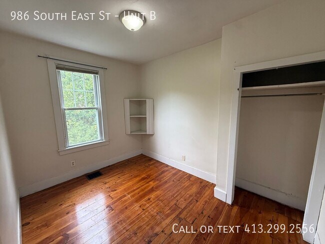 Building Photo - 986 S East St