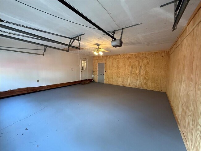 Building Photo - 7719 Glen Devon Rd