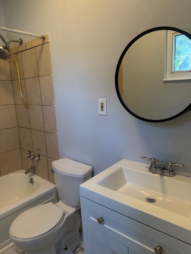 Building Photo - 3426 Woodburn Ave