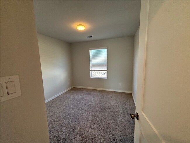 Building Photo - 5703 Blue Grama Dr