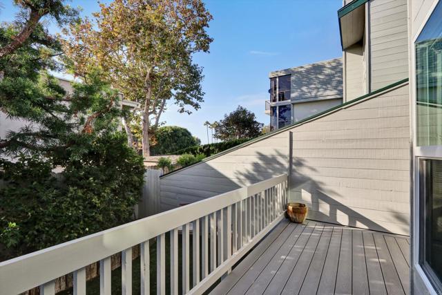 Building Photo - 410 Stratford Ct