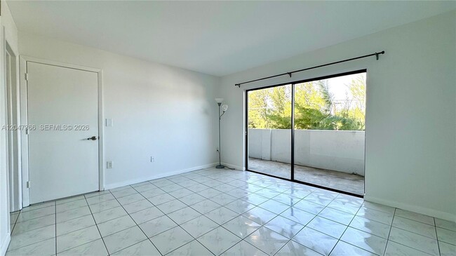 Building Photo - 130 S Shore Dr