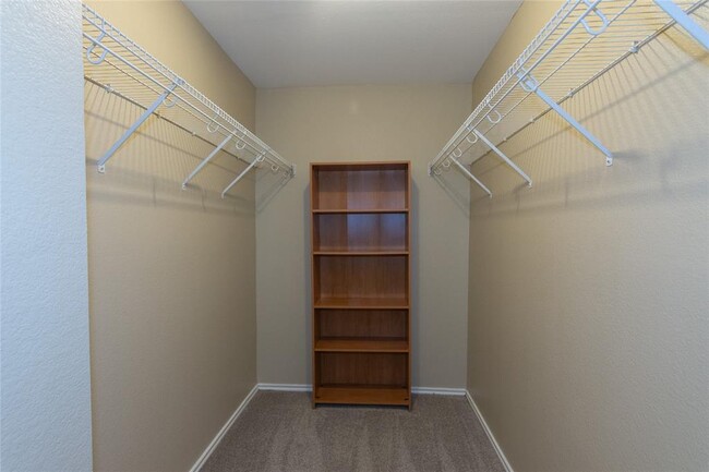 Building Photo - 245 Shale Dr